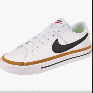 **SOLD** Women Nike Court Legacy